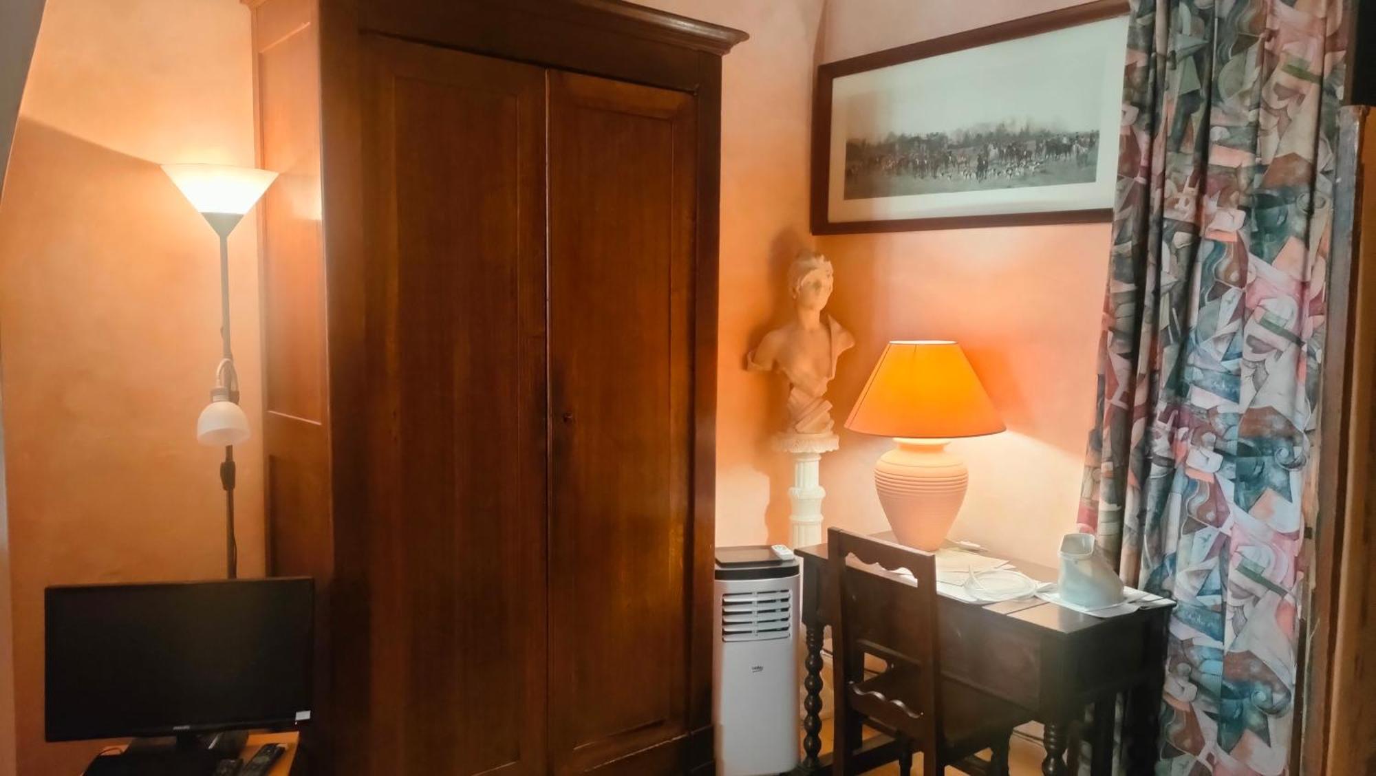 Tresor Apartment Uzes Luaran gambar